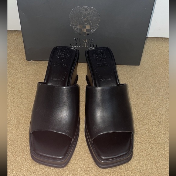 Vince Camuto Womens Sandals - Picture 3 of 6